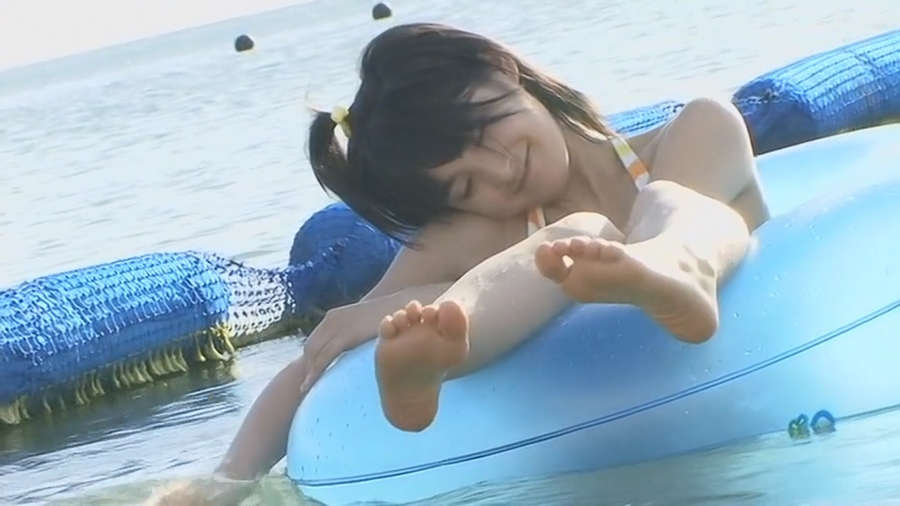 Momoko Tsugunaga Feet