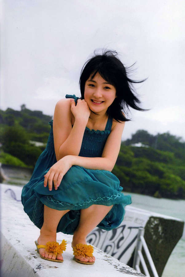 Momoko Tsugunaga Feet