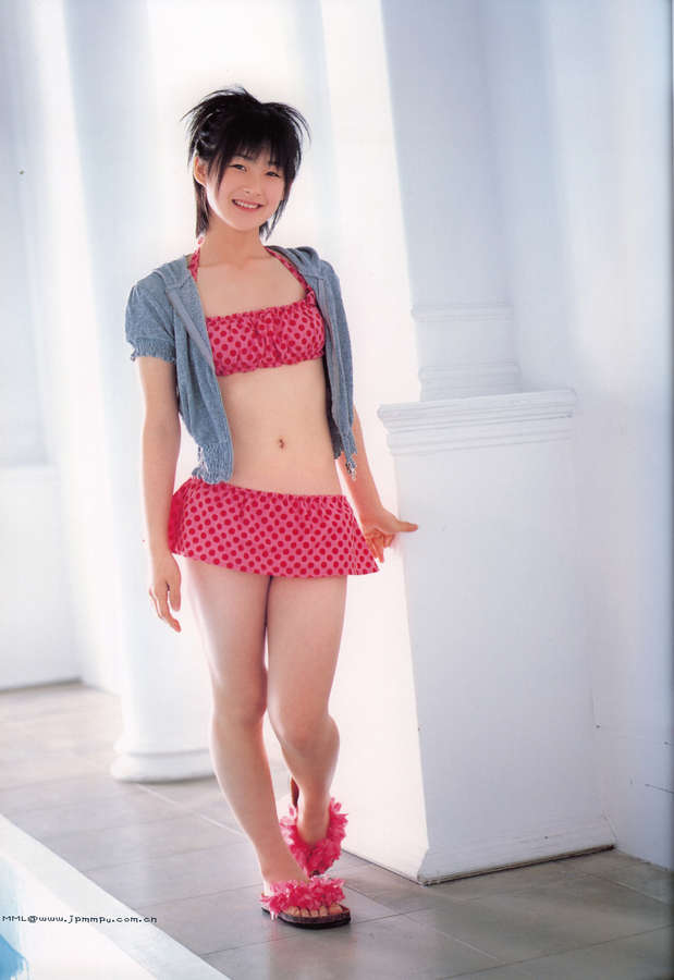 Momoko Tsugunaga Feet