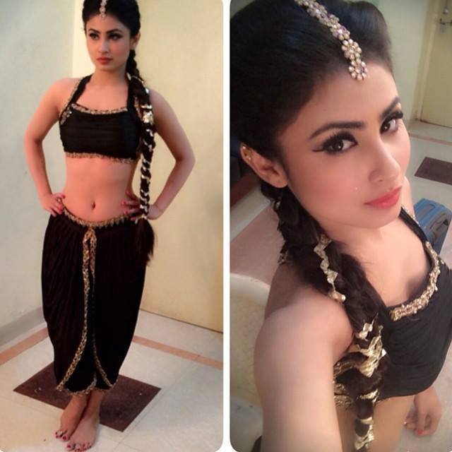 Mouni Roy Feet