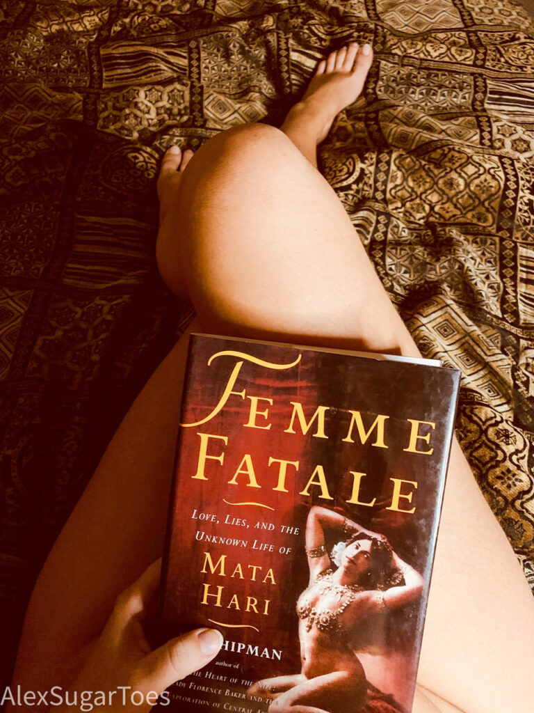 Alex Sugartoes Bedtime Reading (3 photos)