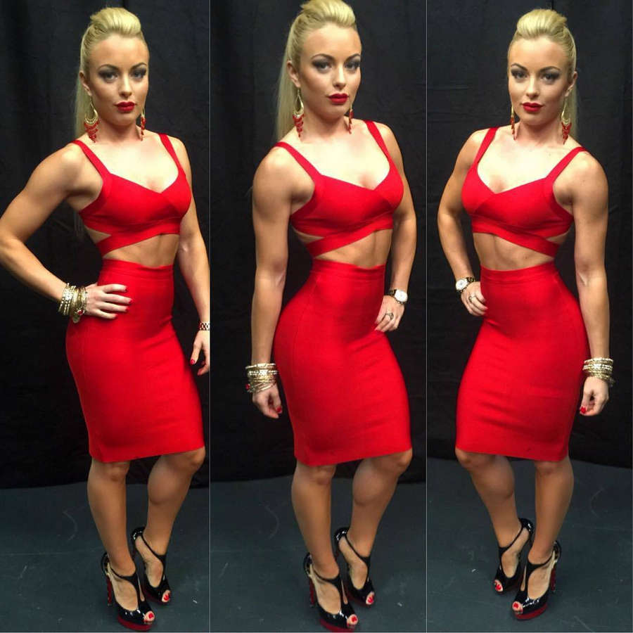 Amanda Saccomanno Feet