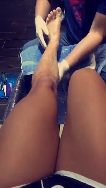 Amanda Saccomanno Feet