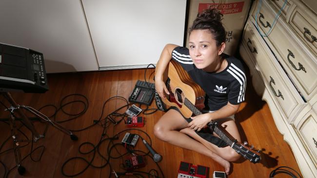 Amy Shark Feet