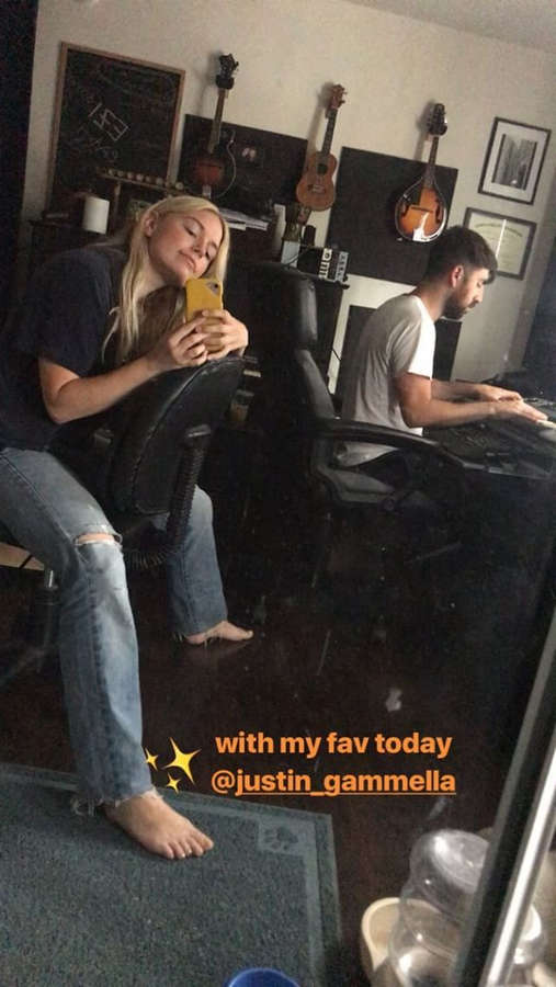 Ashe Feet