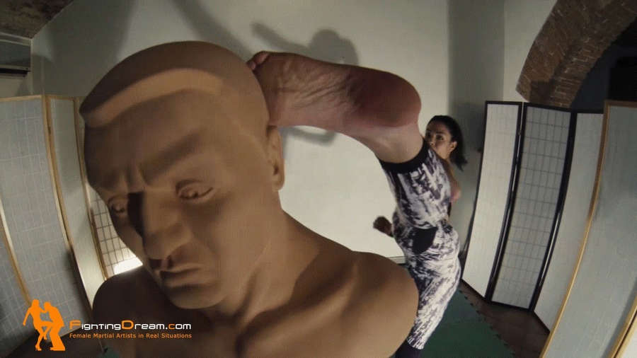 Aura Rolenzetti Feet