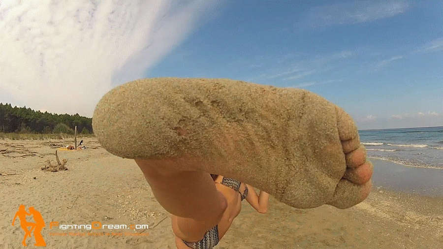 Aura Rolenzetti Feet