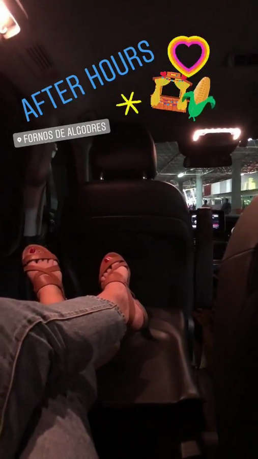 Carminho Feet
