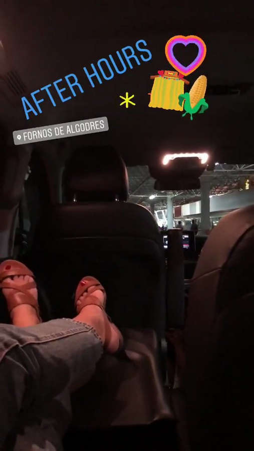 Carminho Feet