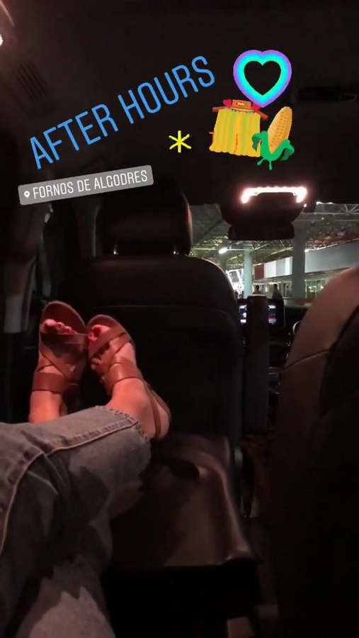 Carminho Feet