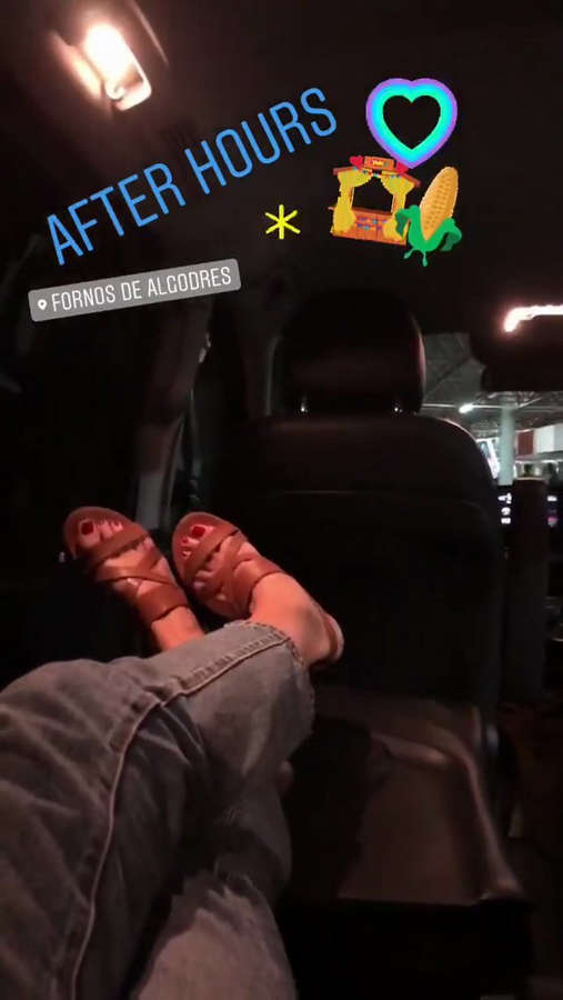 Carminho Feet