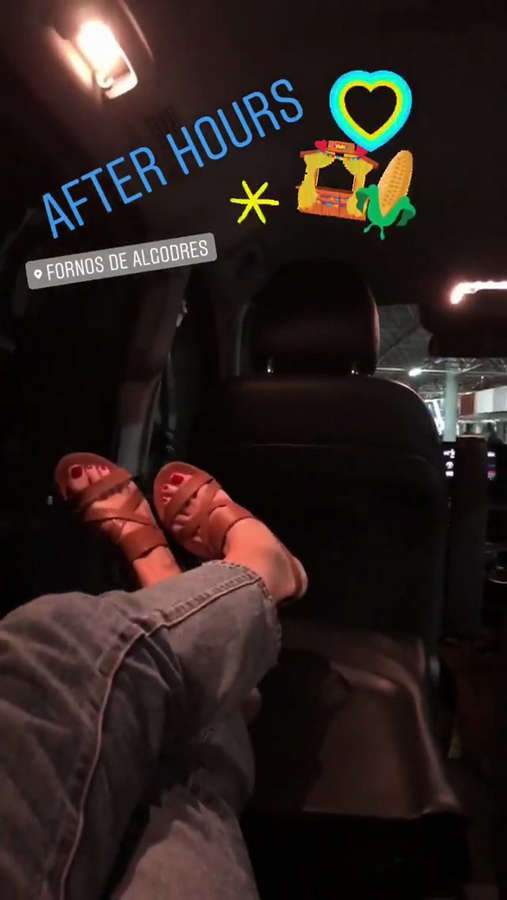 Carminho Feet