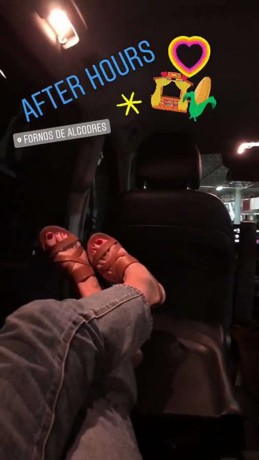 Carminho Feet