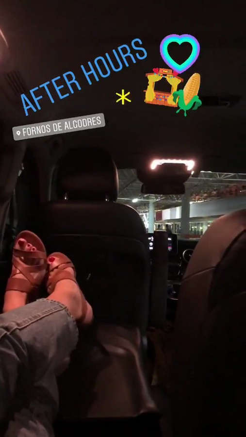 Carminho Feet