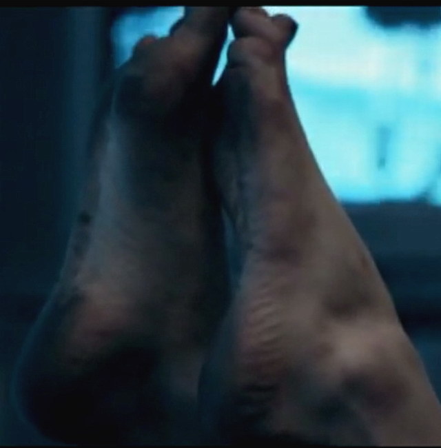 Caroline Polachek Feet