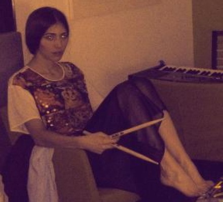 Caroline Polachek Feet