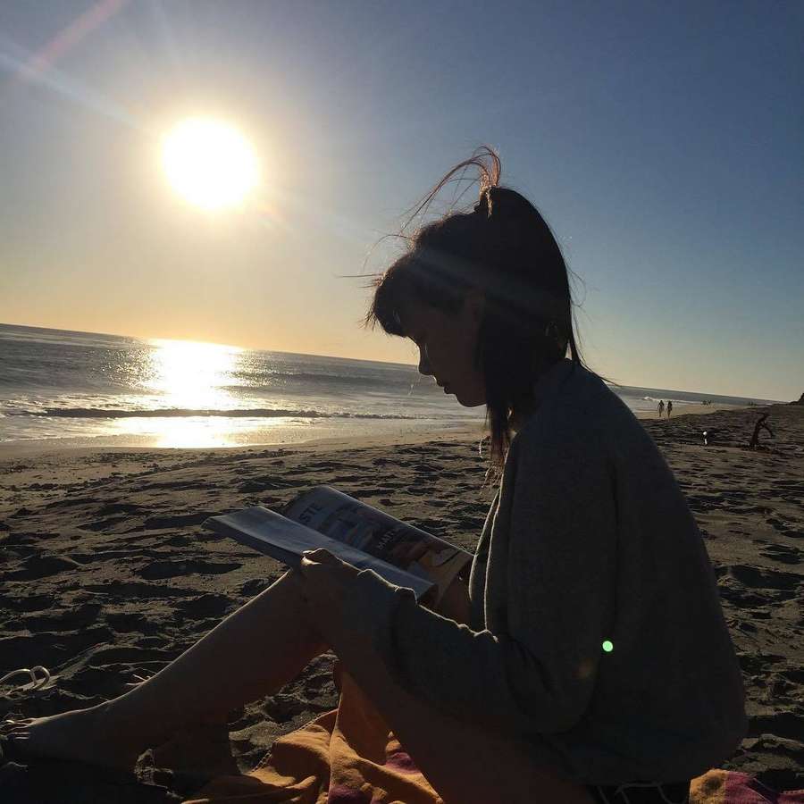 Charlotte Nicdao Feet