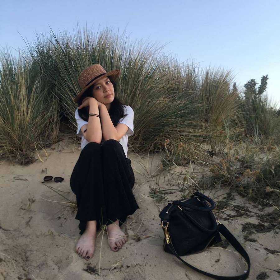 Charlotte Nicdao Feet