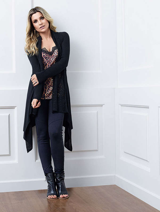 Flavia Alessandra Feet