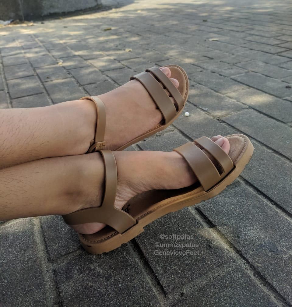 Genevievefeet Beige Sandals