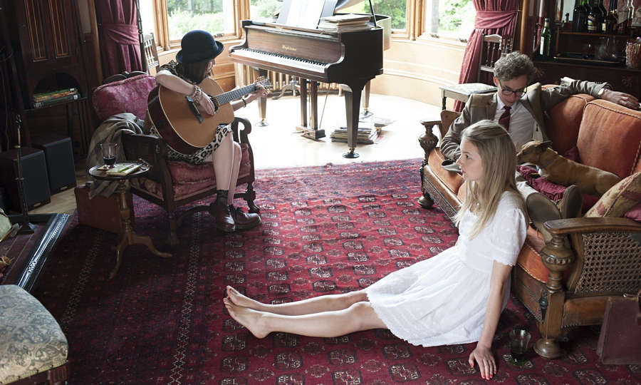 Hannah Murray Feet
