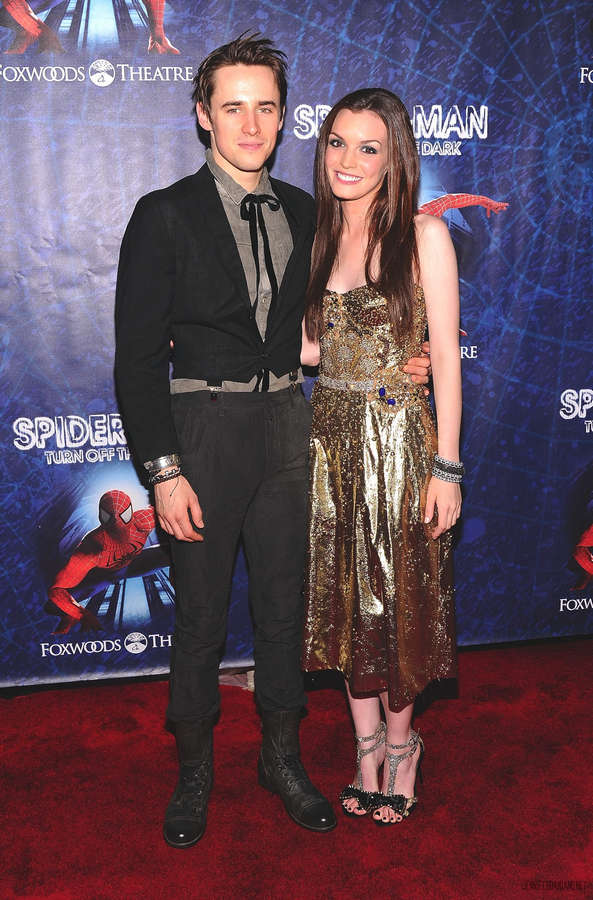 Jennifer Damiano Feet