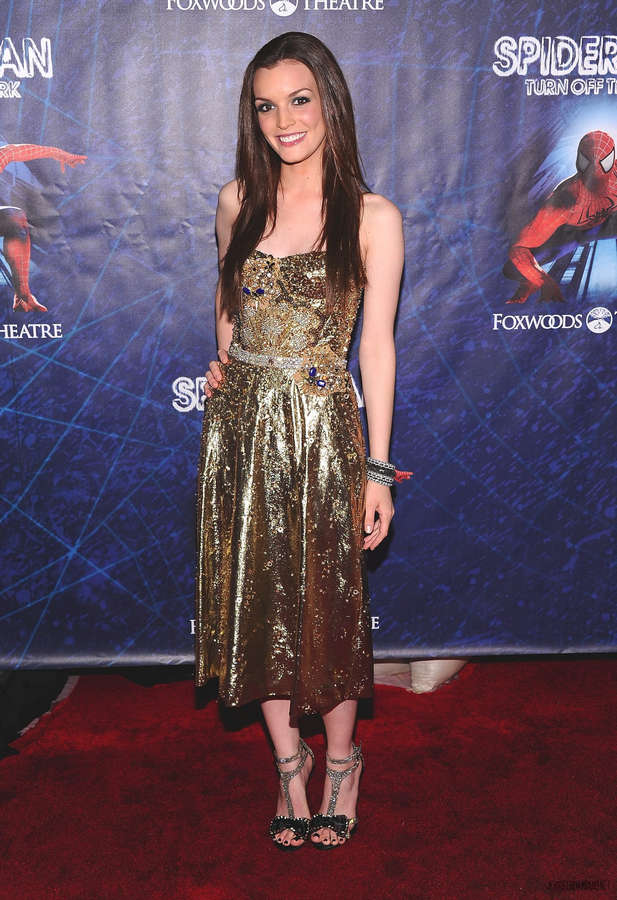 Jennifer Damiano Feet