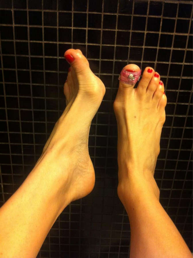 Justine Mattera Feet