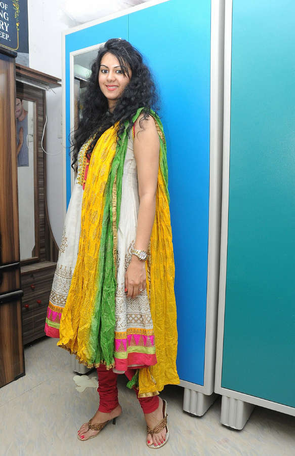 Kamna Jetmalani Feet