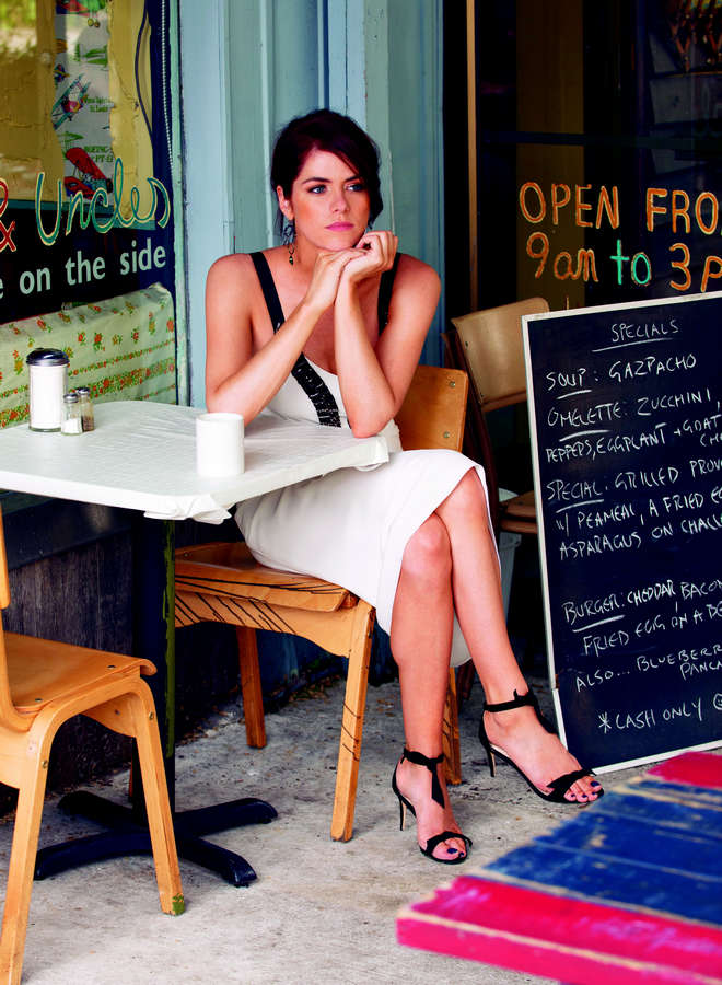 Kaniehtiio Horn Feet