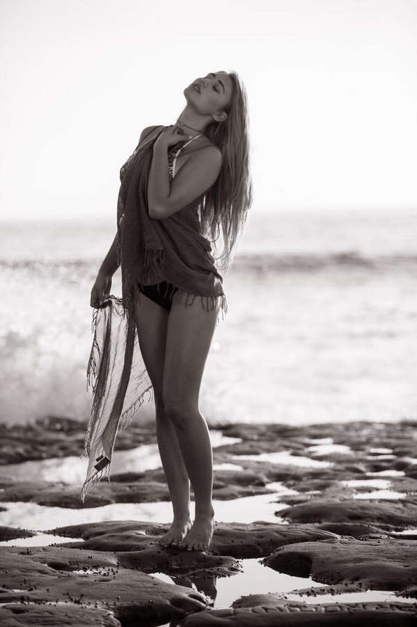 Lia Marie Johnson Feet