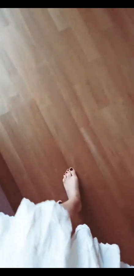 Lodovica Comello Feet