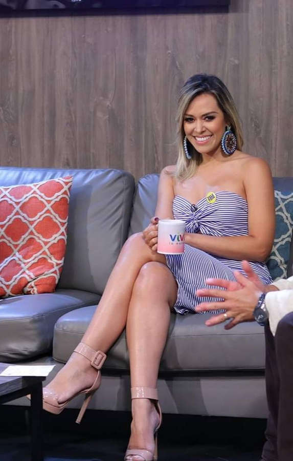 Luciana Sandoval Feet