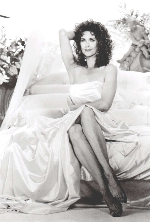 Lynda Carter Feet