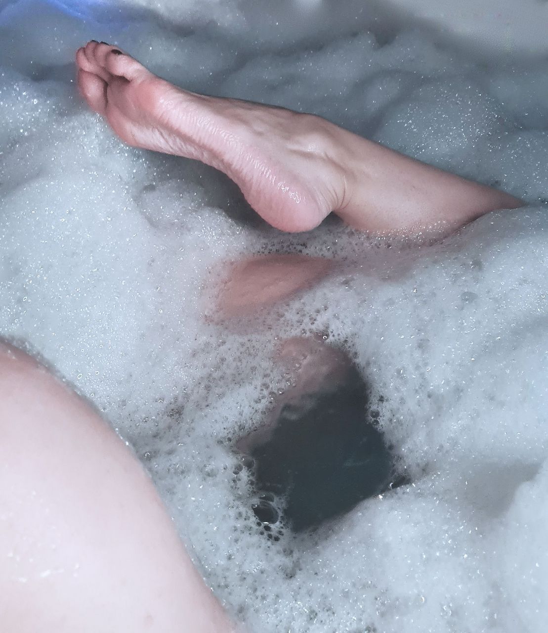 Mae Ria Free B U B B L E B A T H T E A S E