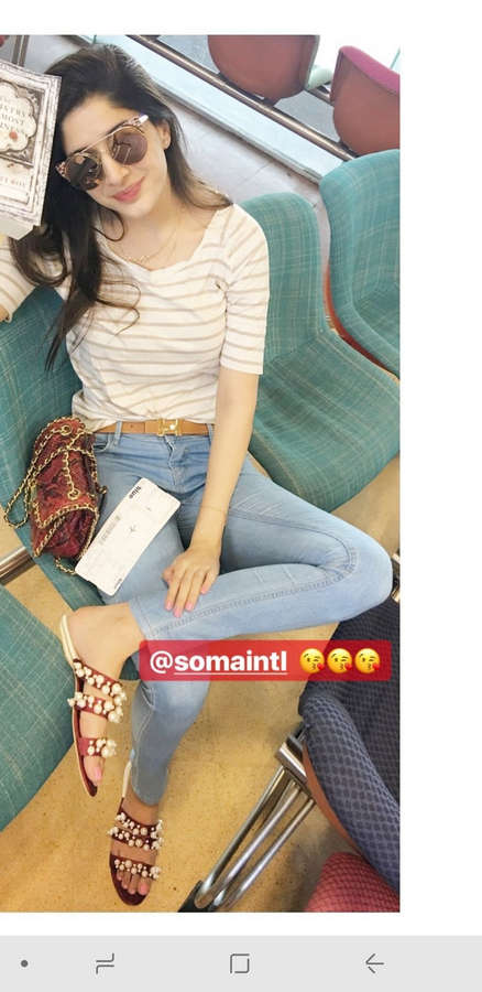 Mawra Hocane Feet