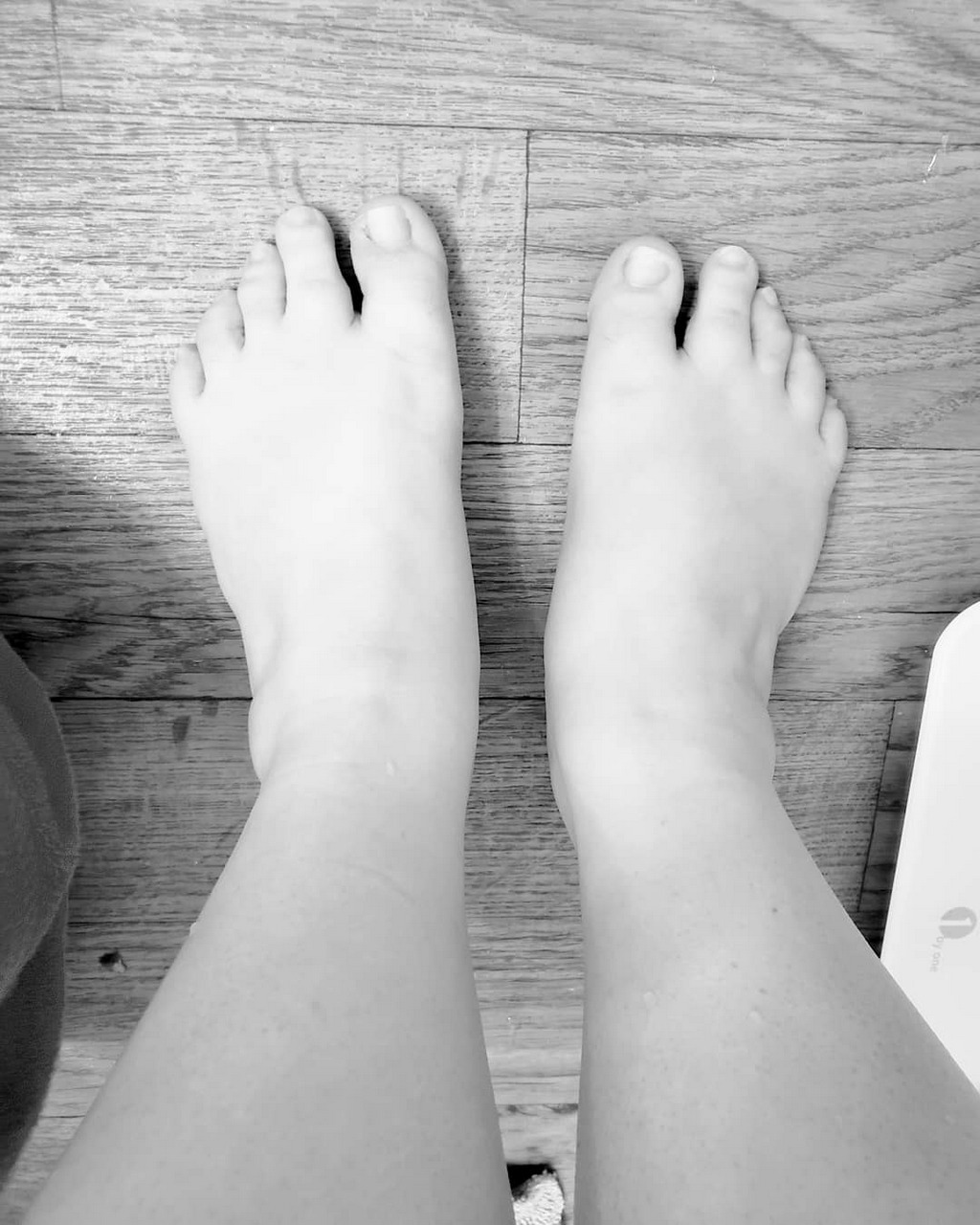 Minniesjellybeantoes Black And White