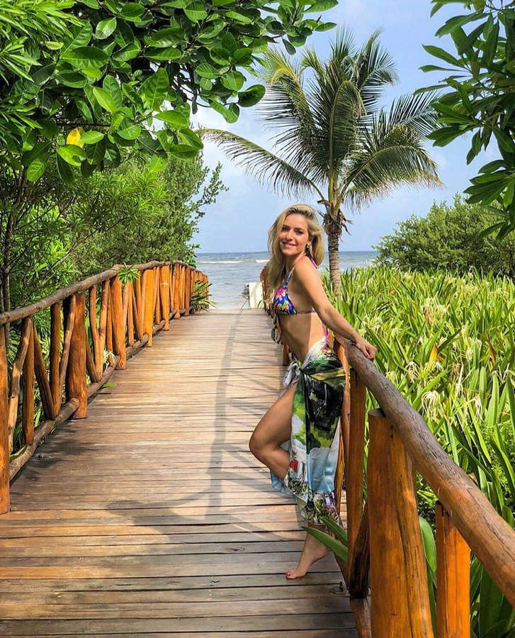 Monique Alfradique Feet