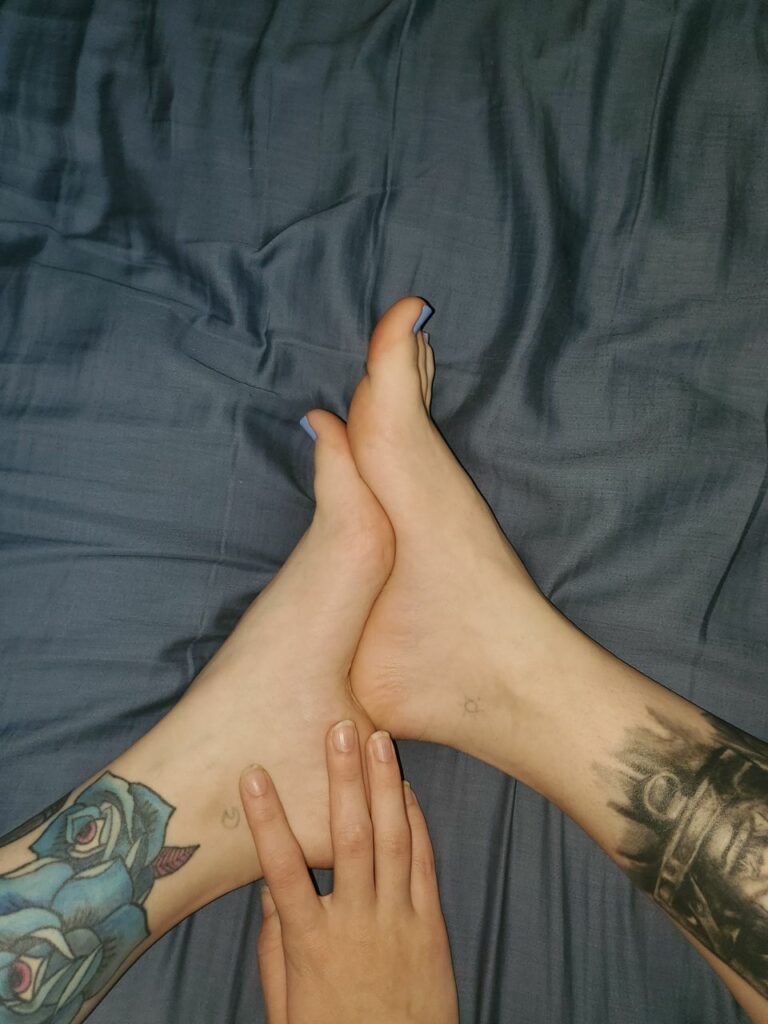 Pepper Bunny Such Small Soles (2 photos)