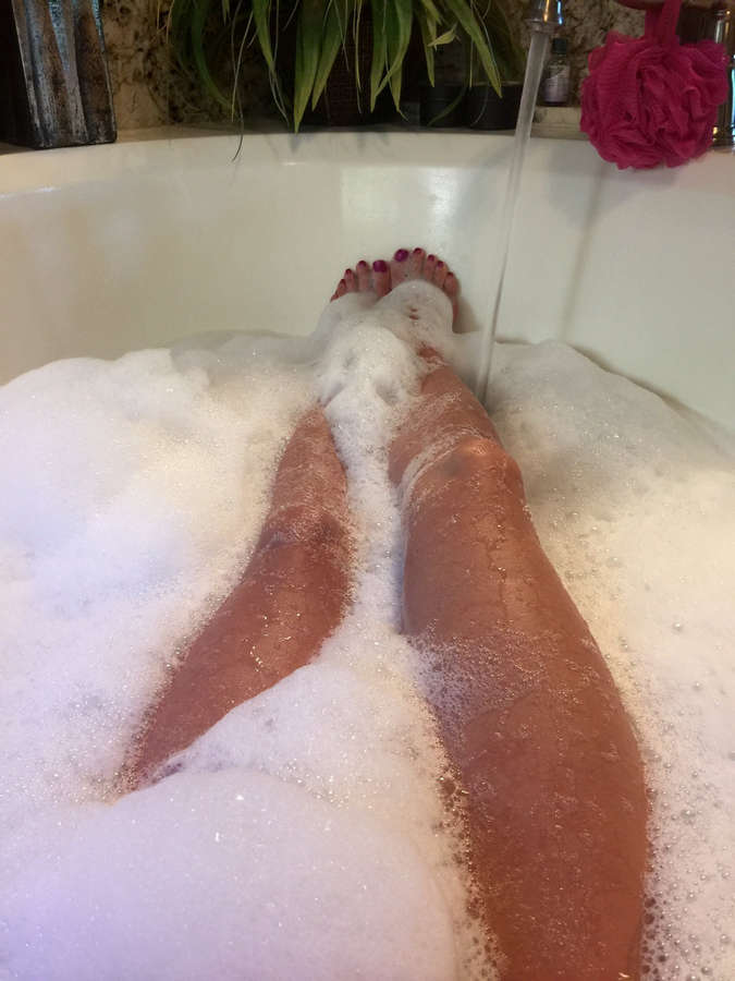 Rachel Aziani Feet