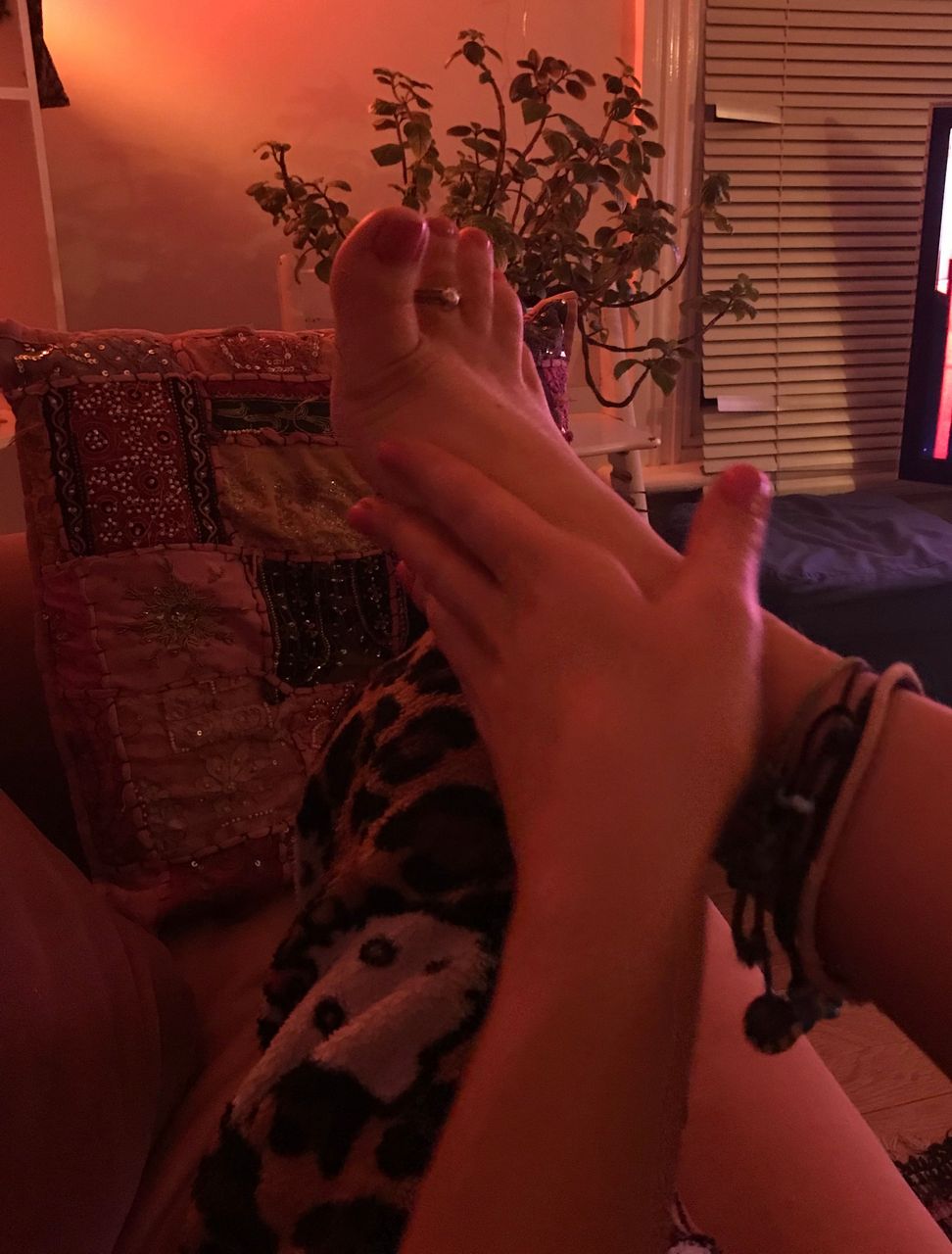 Raspberry Tootsies420 Bare Feet Are The Best Shoes Xx