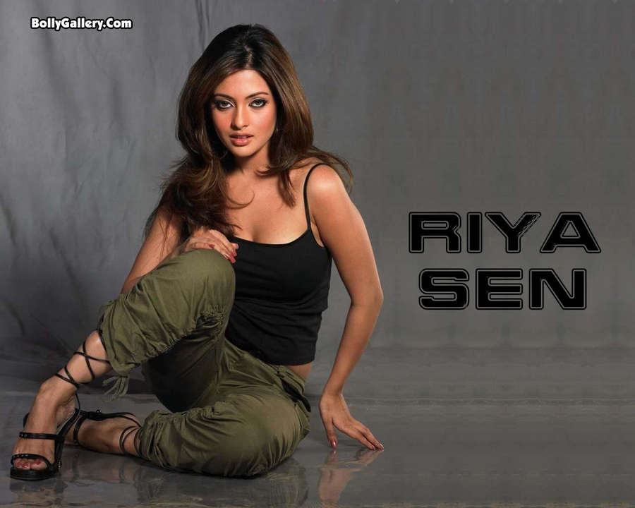 Riya Sen Feet