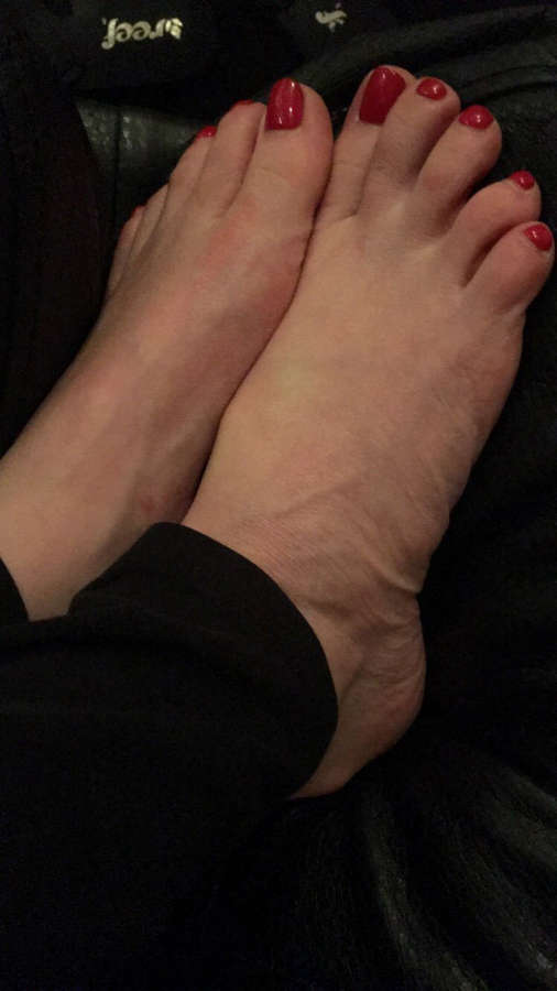 Roxie Rae Feet