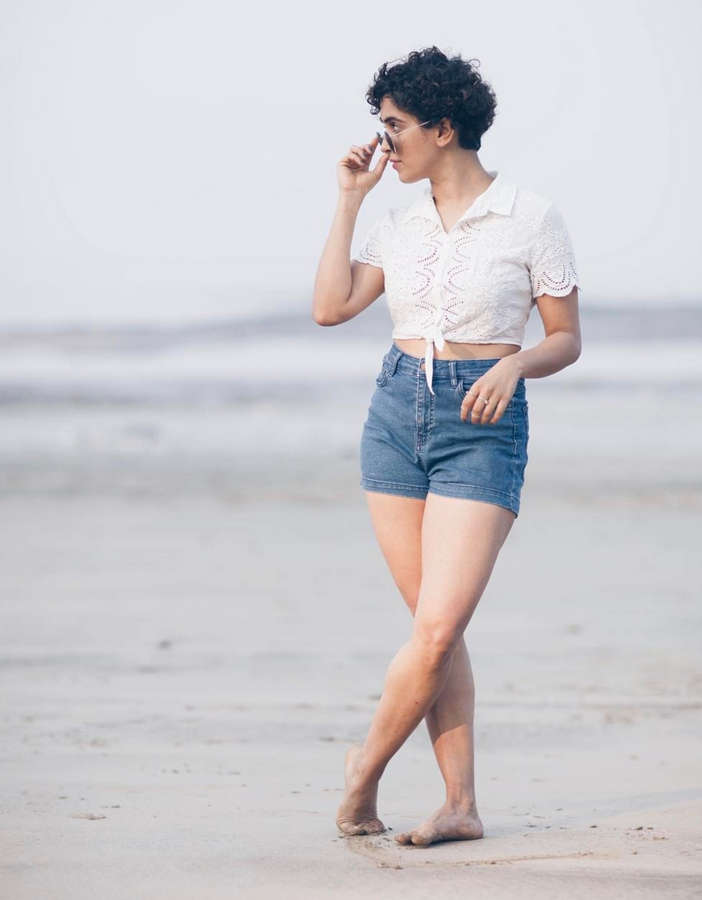 Sanya Malhotra Feet