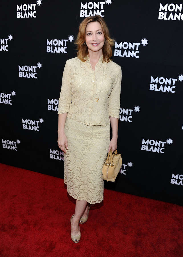 Sharon Lawrence Feet