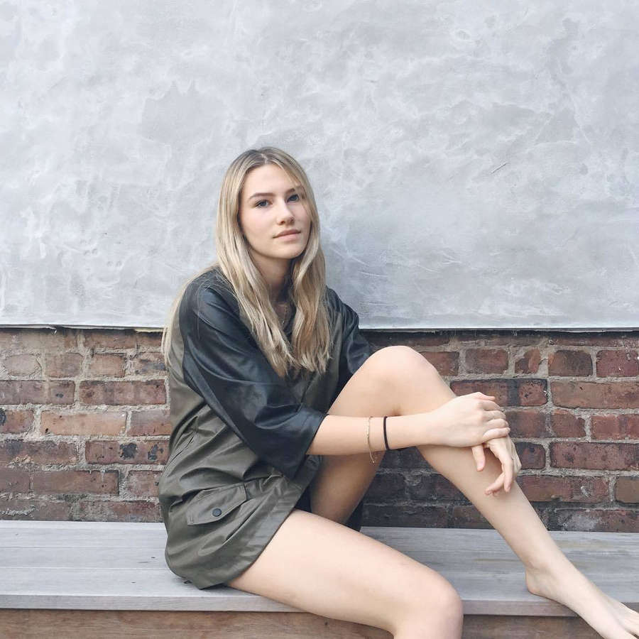 Sofia Hublitz Feet