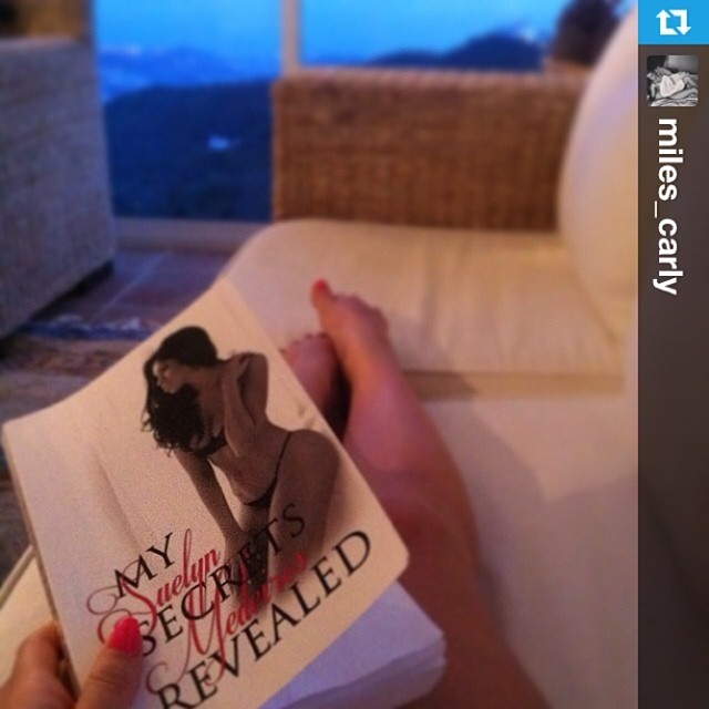 Suelyn Medeiros Feet