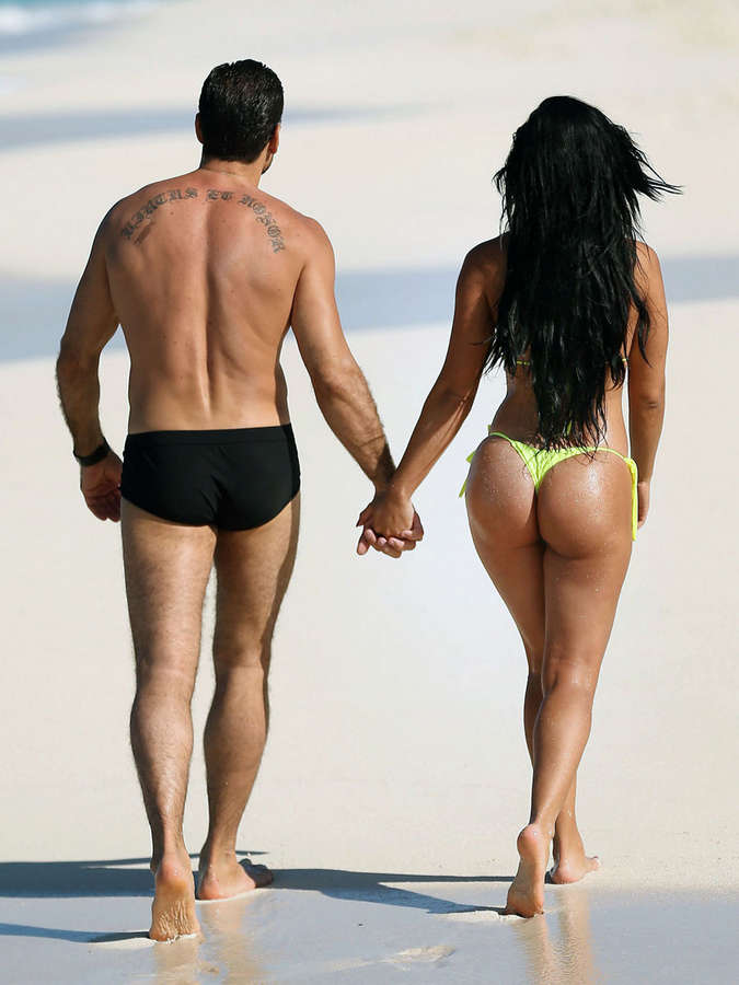 Suelyn Medeiros Feet