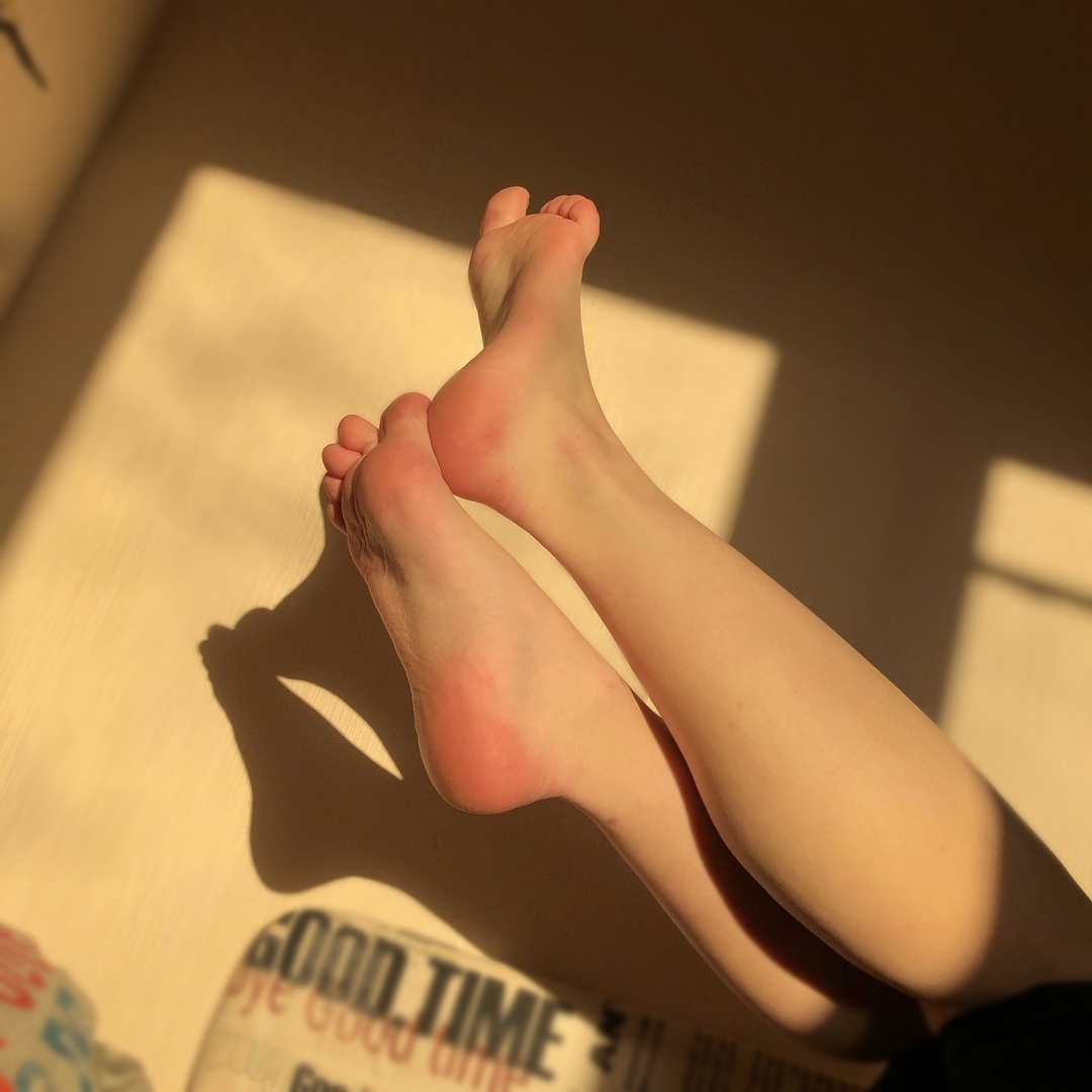 Teen Sister Waiting For Your Orders