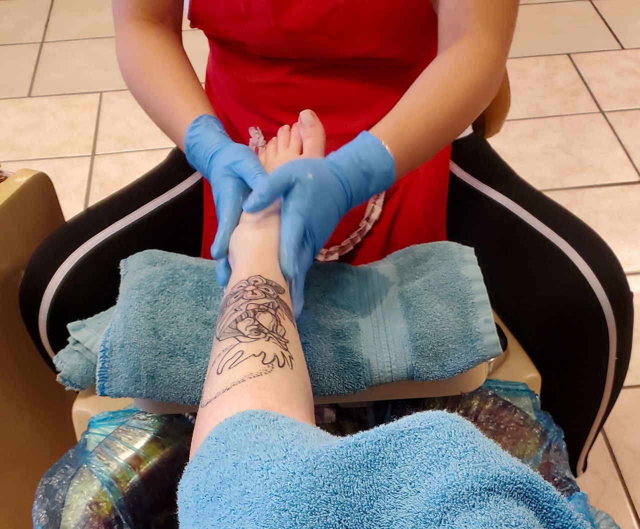 Tiny Tiptoe Pedicure Time